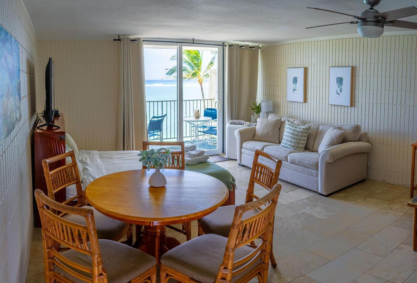 Holiday home Beachfront With Stunning Ocean View *