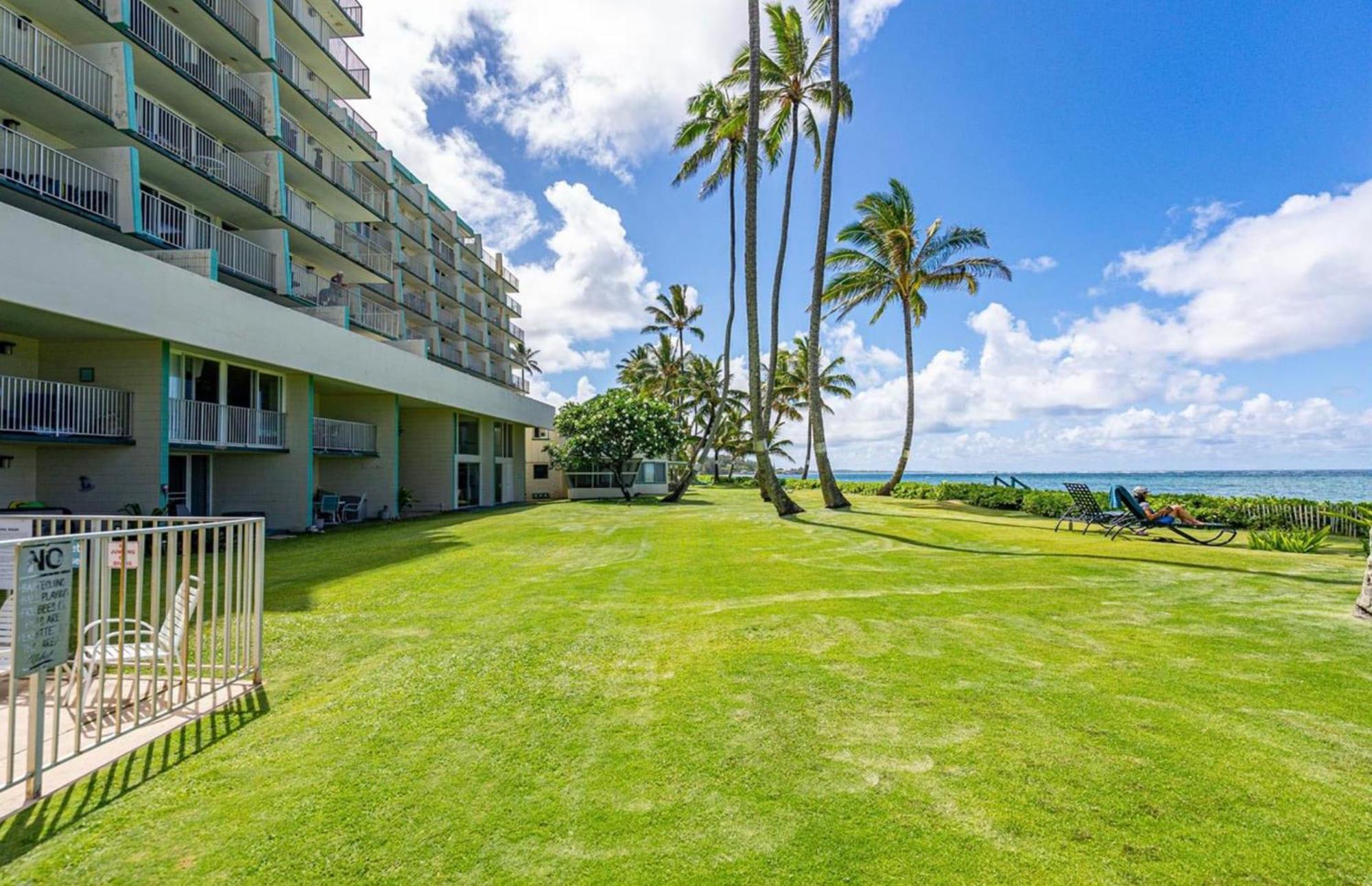 Beachfront With Stunning Ocean View * Hau'ula